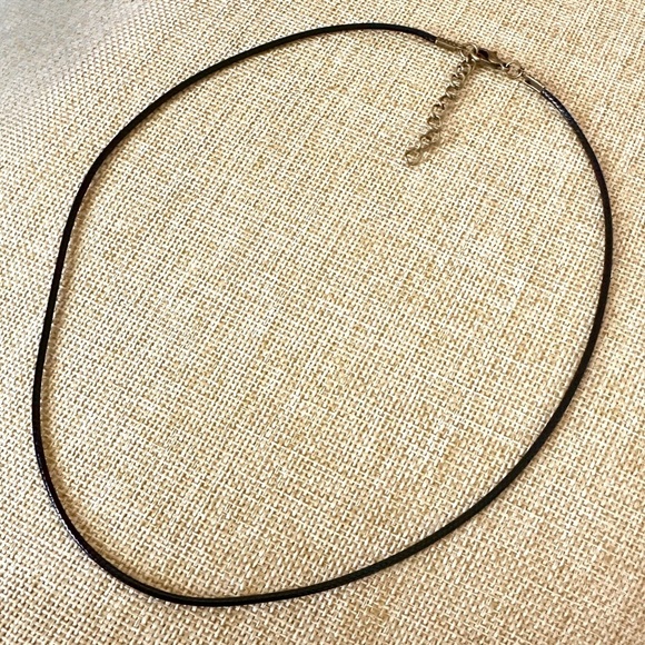 🔴 5 for $10 ONE Black PU Leather Cord Necklace with Lobster Clasp - Picture 3 of 6